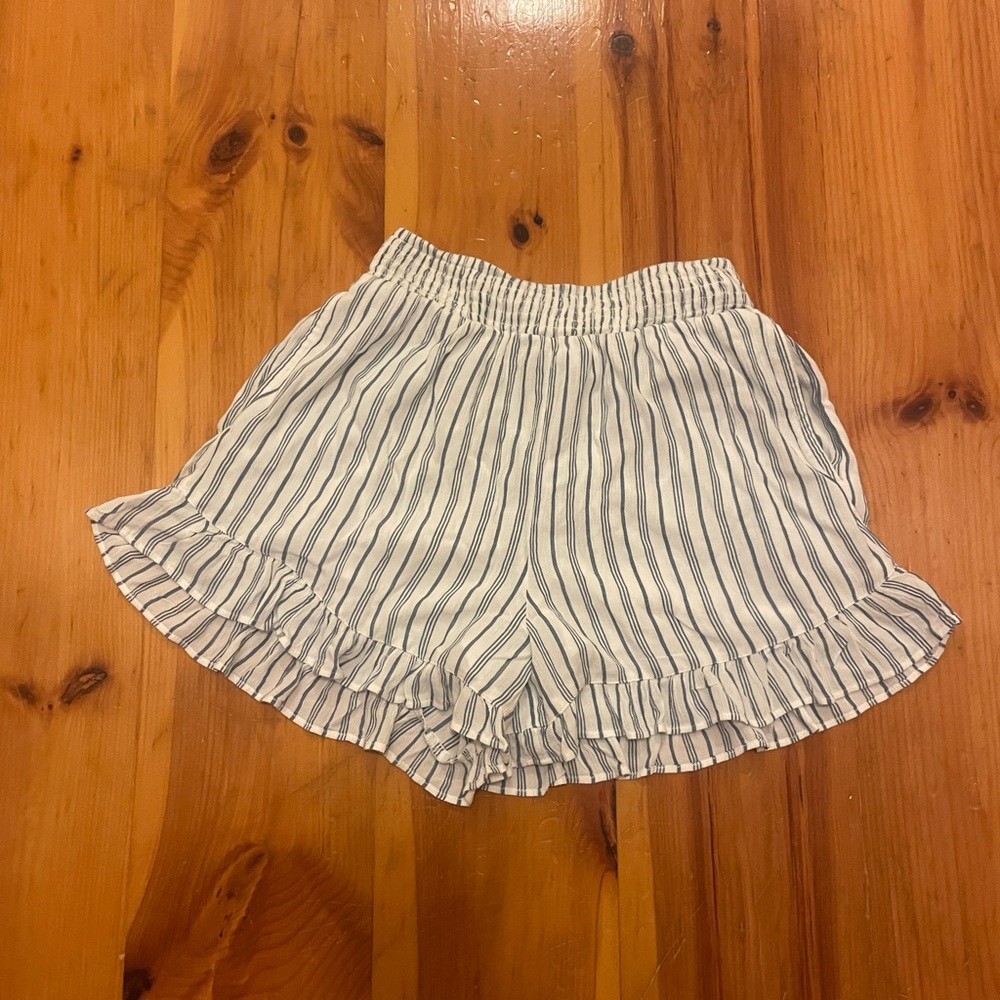 NWT American Eagle Pinstriped Ruffle Hem Shorts Light Summery Size XS
